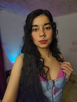 Snapshot of wetbyAlice chatting on May 2026 08:06:01 PM wetbyAlice online show from May 2026 08:06:01 PM