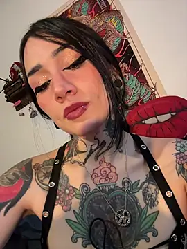 NinaHex online show from November 2025 02:32:01 PM