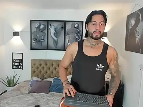 Snapshot of christopher_palmerjs chatting on November 2025 05:58:02 PM christopher palmerjs online show from November 2025 05:58:02 PM