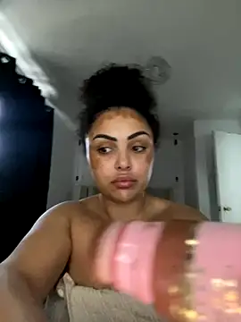 CaramelCarmenxox online show from December 2025 02:58:02 PM