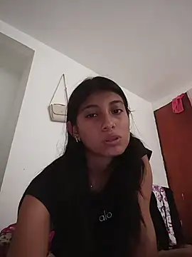 YeseniaRodriguez3 online show from November 2025 03:55:02 PM