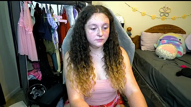 sugasunny04 online show from May 2026 05:42:02 PM