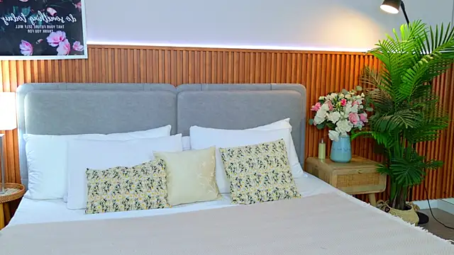 Sandy Edvards online show from April 2026 04:59:02 AM