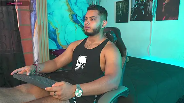 Tiler wolker online show from November 2025 03:47:02 PM