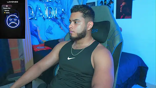 Tiler wolker online show from April 2026 11:46:01 PM