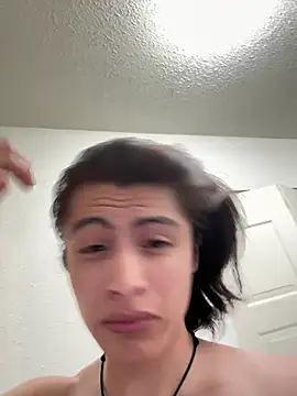 alexismar28 online show from April 2026 11:07:01 PM