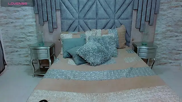 chairahot2 online show from November 2025 01:04:02 PM