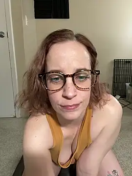 Snapshot of CreamedKitten chatting on November 2025 04:53:01 PM CreamedKitten online show from November 2025 04:53:01 PM