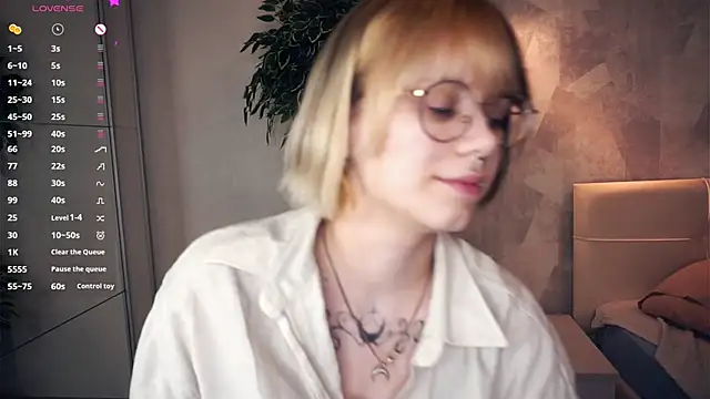 KellePourier online show from February 2026 06:15:01 PM