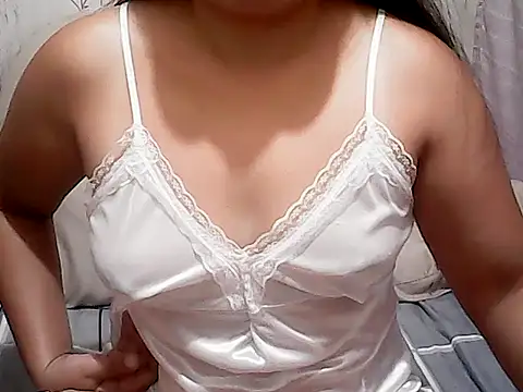 Snapshot of MahusaynaPiinay chatting on July 2026 11:24:01 PM MahusaynaPiinay online show from July 2026 11:24:01 PM