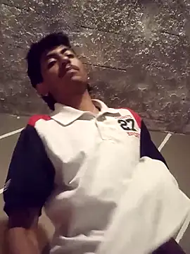 SkinniYamo online show from April 2026 03:28:02 AM