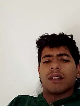 SkinniYamo online show from June 2026 07:35:02 PM