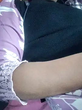 Hot-Rubyy online show from December 2025 04:36:01 PM