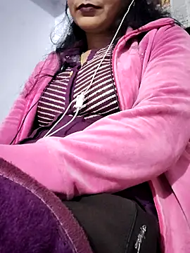 Hot-Rubyy online show from February 2026 05:05:02 PM