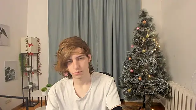 AvenGlow online show from December 2025 05:03:02 AM