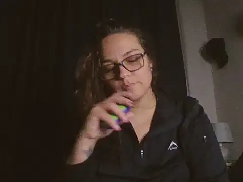 lilMissMarli online show from November 2025 06:51:01 PM