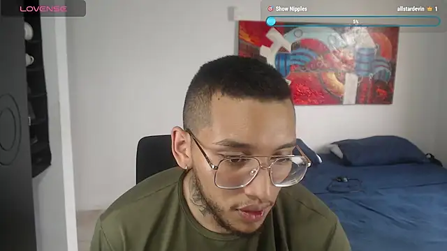 Snapshot of LucaVanden chatting on November 2025 07:15:02 PM LucaVanden online show from November 2025 07:15:02 PM