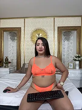 Hannahpradaa  online show from November 2025 12:04:02 PM