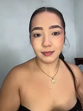 Hannahpradaa  online show from December 2025 02:04:02 PM