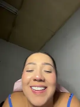 Hannahpradaa  online show from December 2025 11:33:02 PM