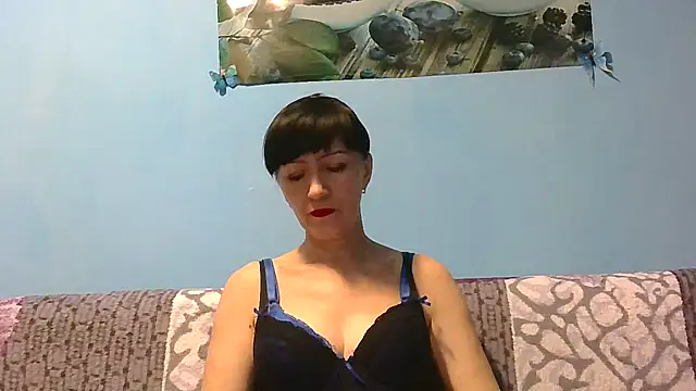 IffetLove42 online show from April 2026 06:32:02 PM