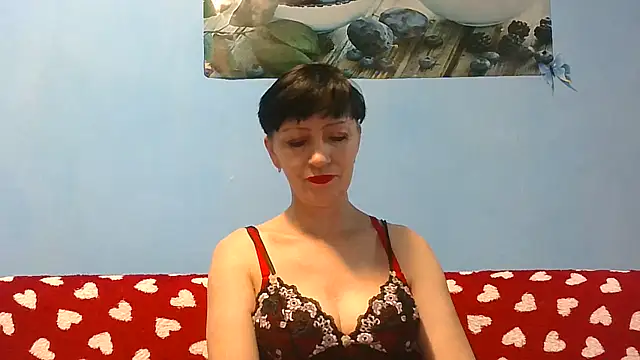 Snapshot of IffetLove42 chatting on June 2026 09:35:02 AM IffetLove42 online show from June 2026 09:35:02 AM