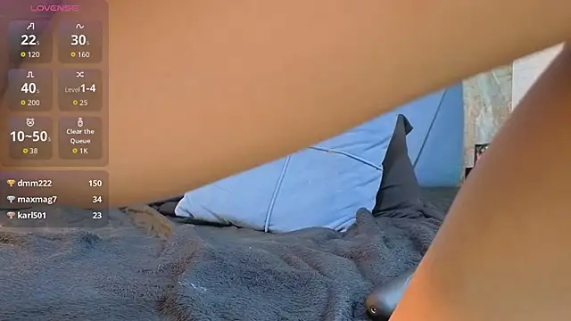 Salome cruxx online show from April 2026 06:10:01 PM