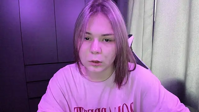 sophia lix online show from December 2025 08:00:02 AM