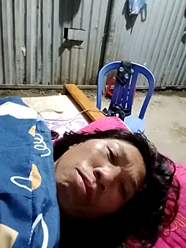 bella-la online show from December 2025 11:13:02 PM