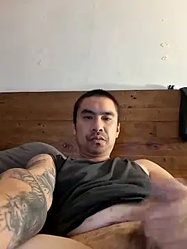 Snapshot of Stronggdragon85 chatting on June 2026 07:11:02 AM Stronggdragon85 online show from June 2026 07:11:02 AM