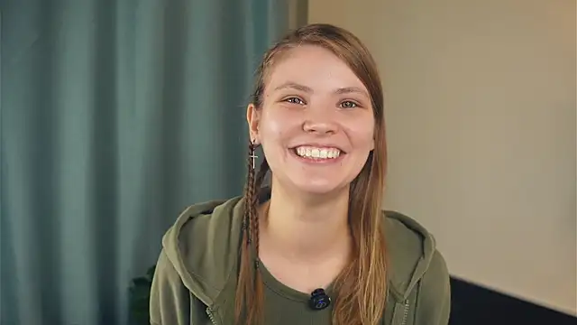 Snapshot of YoshieGradney chatting on October 2025 08:18:02 AM YoshieGradney online show from October 2025 08:18:02 AM