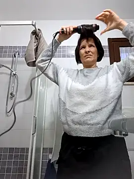 Piediniecollant online show from March 2026 05:34:01 AM