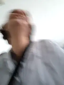 Piediniecollant online show from April 2026 10:21:02 AM