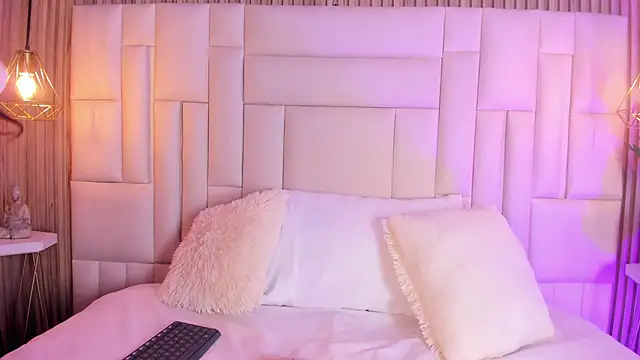 VenuzSofia online show from April 2026 10:43:01 PM