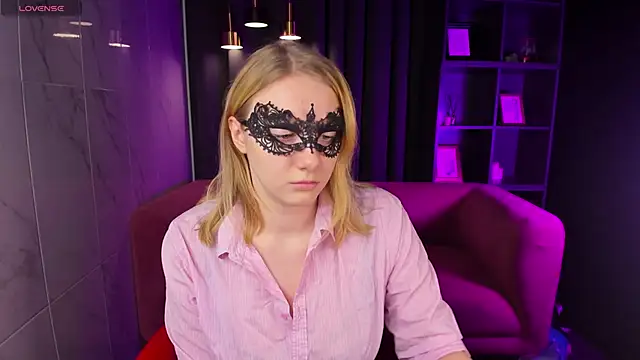 Liana Ln online show from January 2026 03:16:01 PM