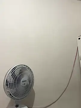 Snapshot of morenahhwy chatting on November 2025 02:10:01 AM morenahhwy online show from November 2025 02:10:01 AM