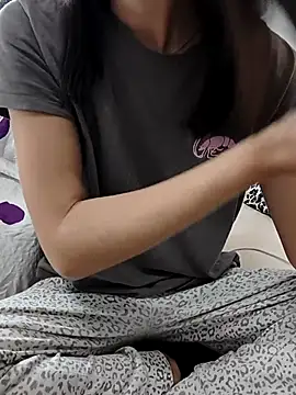 Snapshot of carlina28 chatting on November 2025 09:52:02 AM carlina28 online show from November 2025 09:52:02 AM