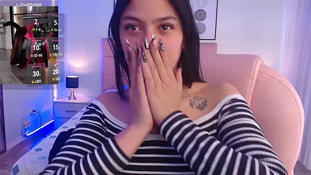 Snapshot of KikiVelvet chatting on November 2025 08:41:02 PM KikiVelvet online show from November 2025 08:41:02 PM