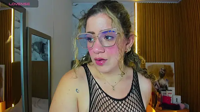 OSNAKELLER online show from April 2026 03:02:01 AM