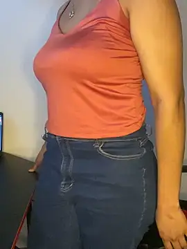 Snapshot of Lisa_Najdi chatting on October 2025 10:25:02 PM Lisa Najdi online show from October 2025 10:25:02 PM