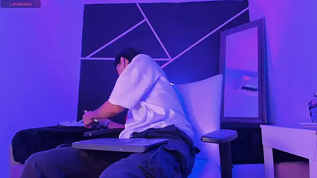 Snapshot of LIAM_STONNE_ chatting on October 2025 08:21:02 PM LIAM STONNE  online show from October 2025 08:21:02 PM