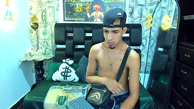 Latin Duo13 online show from November 2025 07:25:02 PM