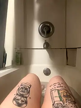 Snapshot of Fattysloth chatting on October 2025 10:33:02 PM Fattysloth online show from October 2025 10:33:02 PM