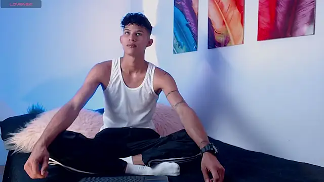 KamiSuarez online show from April 2026 06:45:01 PM