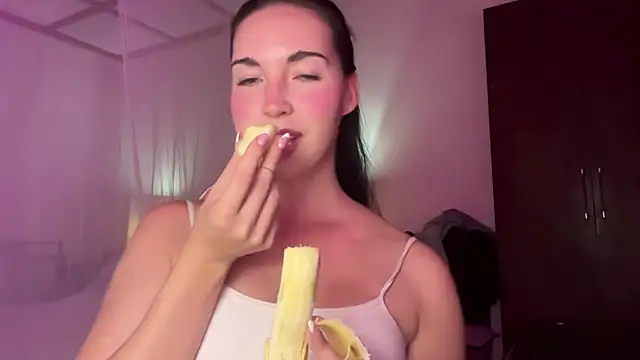 Bae Belle online show from November 2025 06:22:02 PM