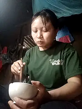 yoyo-mi online show from November 2025 02:21:01 AM