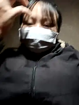 yoyo-mi online show from November 2025 01:52:02 AM