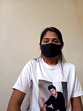 Green LaDY66 online show from November 2025 03:41:01 AM