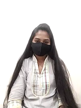 Green LaDY66 online show from November 2025 04:07:01 PM