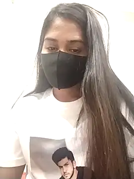 Green LaDY66 online show from November 2025 10:14:01 AM